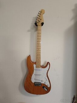 Kytara Stratocaster