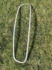 Octavia 1961 a výše chromová lišta přední masky