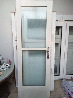 Dřevěné dveře prosklené