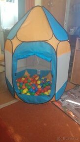 Dětský stan s kuličkami