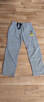 šedivé tepláky vel. XL