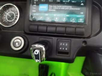 Dětské elektrické autíčko