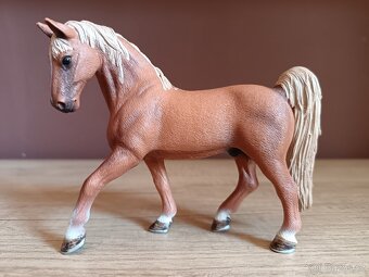 SCHLEICH SBĚRATELSKÉ FIGURKY KONĚ 168 - 1