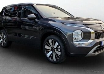 Mitsubishi Outlander 2.4 PHEV Instyle+ | 8 let záru 225 kw