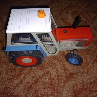 Traktor kaden zajímavá barevná varianta s ovládáním