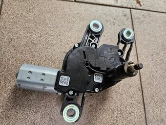 Motor regulátoru Přední pravý 130822716 SKODA OCTAVIA