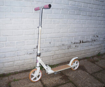 ALU skládací koloběžka BigWheel 200, bezvadný stav, málo jet