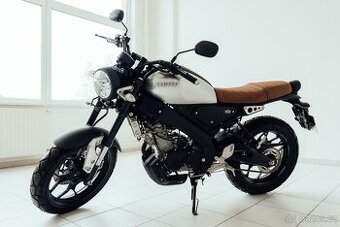 Motorka Yamaha XSR 155 - Stříbrná (NOVÁ)