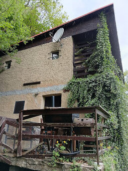 Zděná chata u řeky Sázavy, možno bydlet celoročně