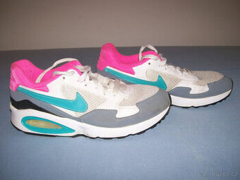Sportovní obuv dámská  NIKE  AIR  MAX - č. 40
