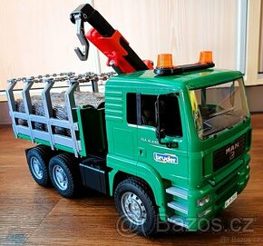 Zelené AUTO MAN přeprava dřeva - BRUDER