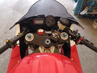 Yamaha R1 Okruhovka