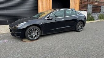 Alu kola 18" na Tesla Model 3
