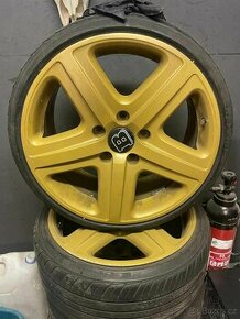 Aku kola Touareg r19