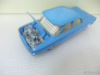 CORGI TOYS mierka 1:43:Chevrolet Corvair model 1960