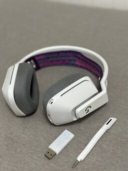 Herní sluchátka Logitech G733