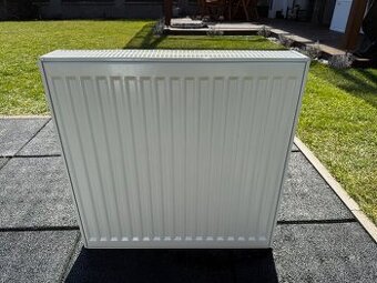 Deskový radiátor Korado Radik VK 22 600 x 600 mm