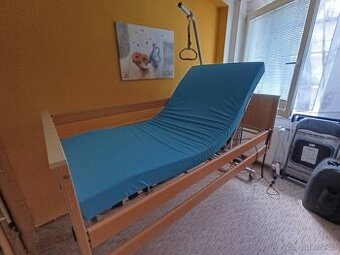 Polohovací zdravotní postel