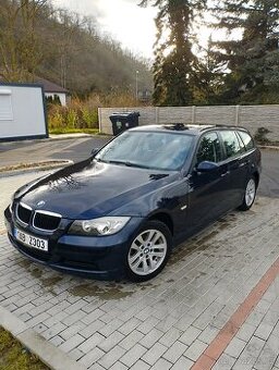 BMW 318d Touring combi servisní kniha 193 000km
