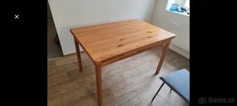 Rozkládací dřevěný stůl 120×80 v pěkném stavu