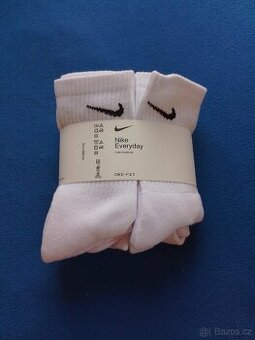 🧦 Bílé Nike crew ponožky – 6 párů (vel. 39–46)