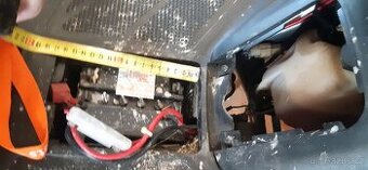 Kryt na baterii a motor na Kentoya speed 50 2 T r.v. 2008