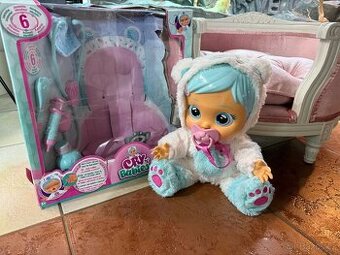 anenka Cry Babies v roztomilém pyžamu Teddy