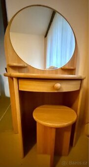Toaletní stolek se zrcadlem Pavla