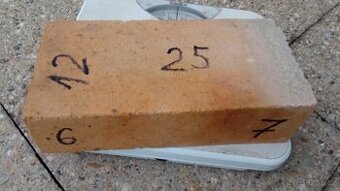 Prodám šamotové cihly rozměr 25x12x7x6cm