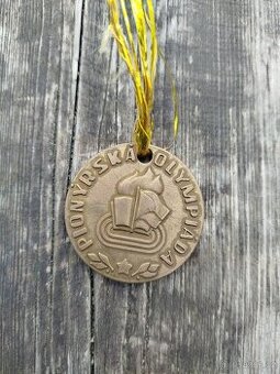 Medaile, plakety Pionýrská olympiáda a ROH VDÚP Tišnov