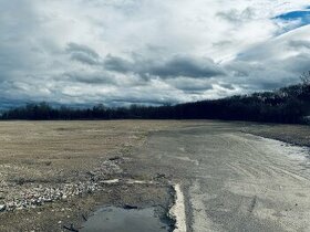 Pronájem zpevněné skladovací plochy 1000m2