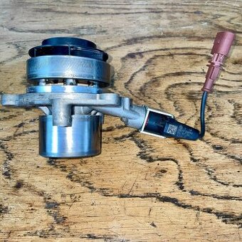 Čerpadlo chladící kapaliny VW 2.0 TDI 04L01