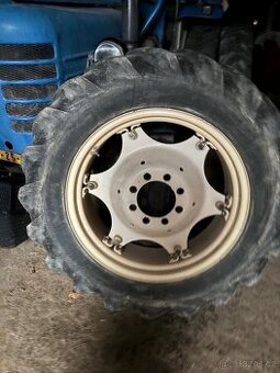 Zetor 3011 zadní kola