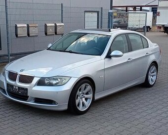 BMW E90 325i