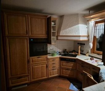 Dubová rustikální kuchyně se spotřebiči,5678