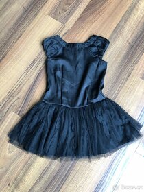 Společenské šatičky