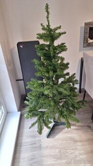 Umělý vánoční stromek