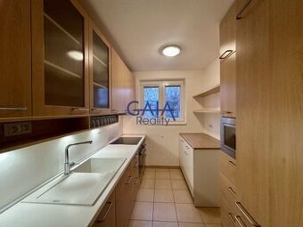 Hodonín - Prodej slunného bytu 3+1 s balkonem - 65m2