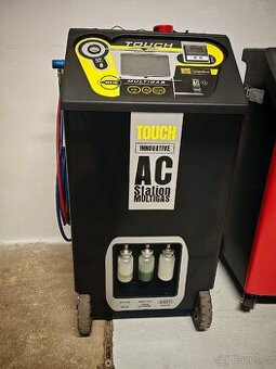 Plnička klimatizace