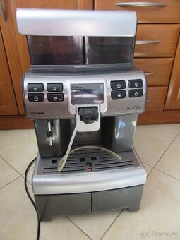 Nabízím profi kávovar Saeco Aulica SUP040RB. Netěsní-protéká