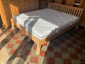 Manželská postel voskované borovice Masiv