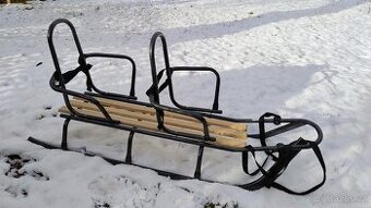 Velké sáňky s opěrkou pro 2 děti