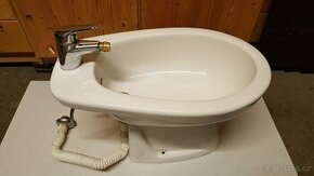 Prodám nepoužívaný bidet vč baterie - 1