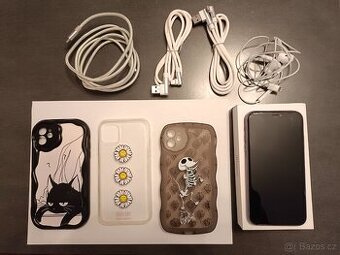 iPhone 11 s příslušenstvím