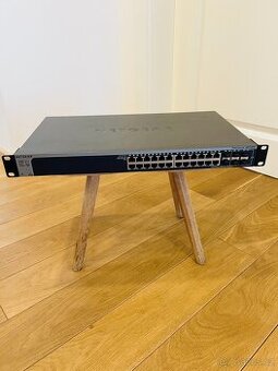 Na prodej Netgear ProSafe GS728TS - 1
