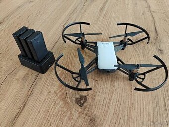 Dron DJI RYZE Tello