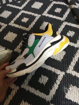 Prodá boty balenciága - 1