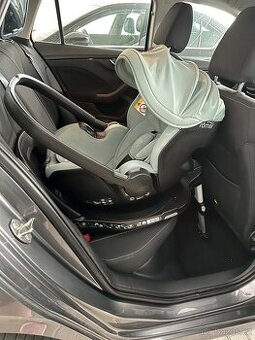 Autosedačka Britax Romer Baby Safe Pro s isofixovou základno