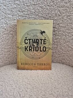 Čtvrté křídlo - Rebecca Yarros