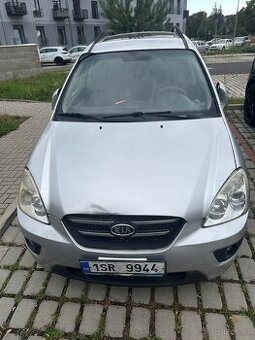 Kia carens